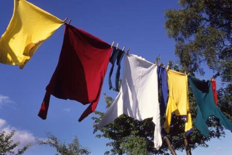 Benefits Of Drying Clothes In The Sun